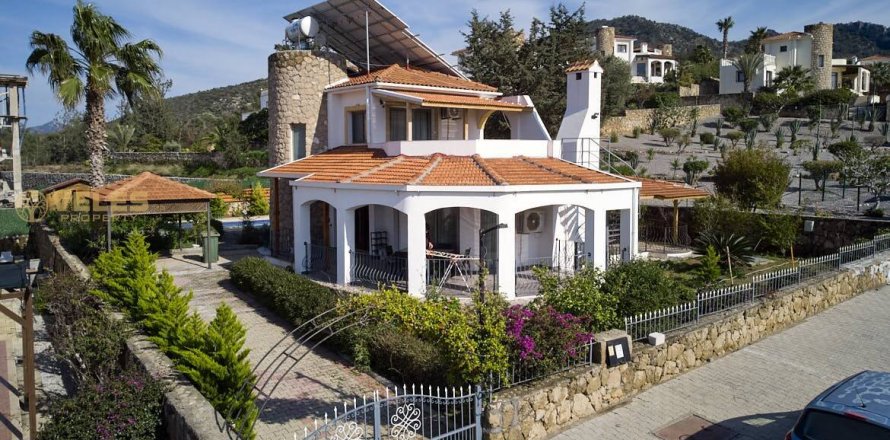 3+1 Villa  i Bahceli, Girne,  Nr. 222456