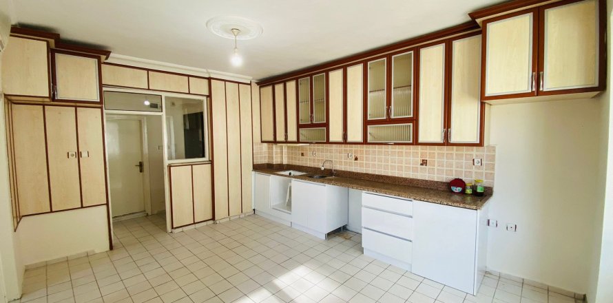 2+1 Lägenhet  i Mahmutlar, Antalya, Turkiet Nr. 216194