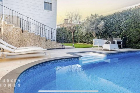 4+1 Villa i Istanbul, istanbul, Turkiet Nr. 233369 - 2