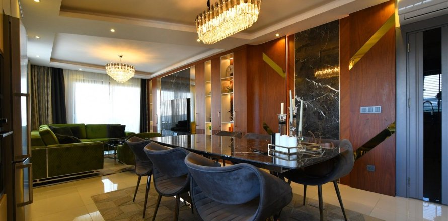 3+1 Lejlighed  i Mahmutlar, Antalya, Tyrkiet Nr. 227072