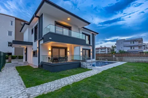 آپارتمان در  Dosemealti ، ترکیه 4 خوابه ، 250 متر مربع.  شماره 223897