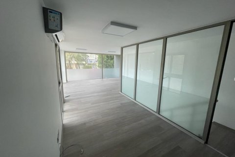 Erhvervsejendom  i Girne,  Nr. 214671 - 14