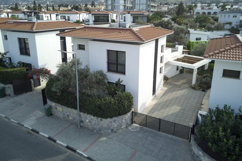 ویلا در Dogankoy،  Girne ، ترکیه 3 خوابه ، 230 متر مربع.  شماره 214673 - 16