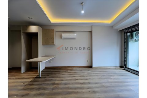 1+1 Wohnung  in Besiktas, Istanbul, Türkei Nr. 214841 - 5