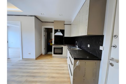 1+1 Wohnung  in Besiktas, Istanbul, Türkei Nr. 214841 - 8