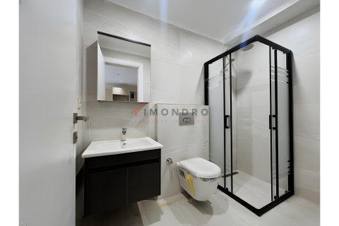 1+1 Wohnung  in Besiktas, Istanbul, Türkei Nr. 214841 - 12