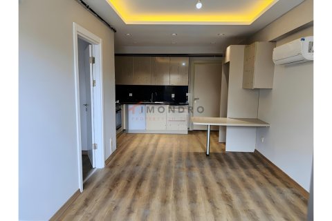 1+1 Wohnung  in Besiktas, Istanbul, Türkei Nr. 214841 - 6