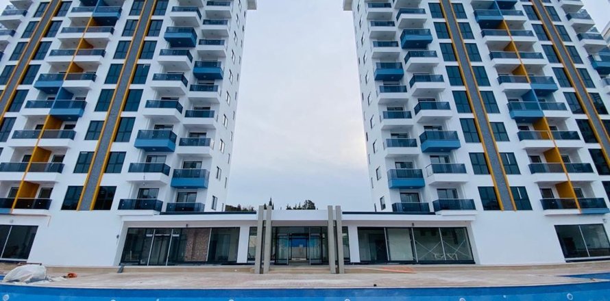 2+1 Apartment  in Mahmutlar, Antalya, Turkey No. 216186