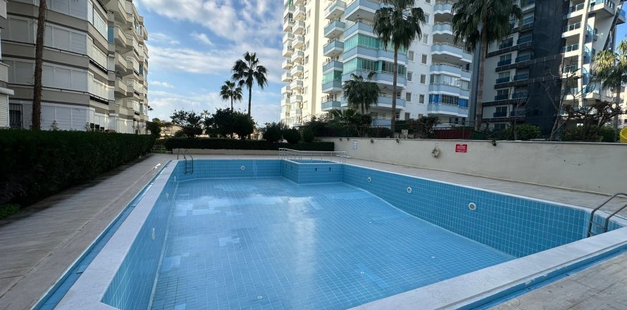 2+1 Apartment  in Mahmutlar, Antalya, Turkey No. 216189