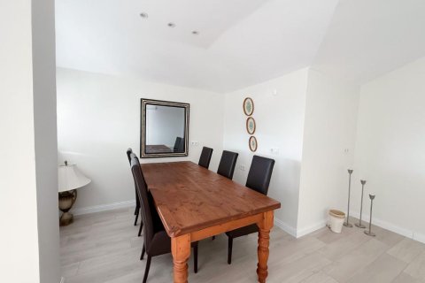 ویلا در  Oba ، ترکیه 400 متر مربع.  شماره 221665 - 10