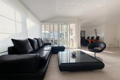 ویلا در  Oba ، ترکیه 400 متر مربع.  شماره 221665 - 8