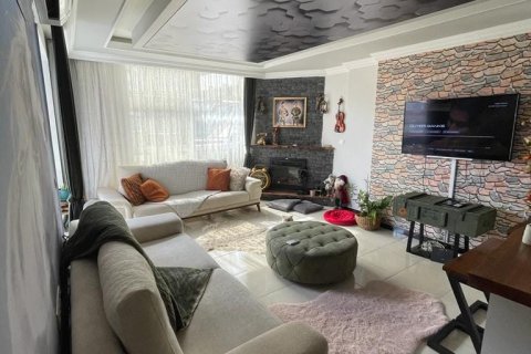 2+1 Apartment  in Oba, Antalya, Turkey No. 231316