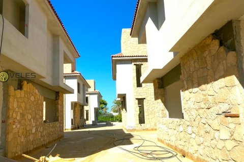 Продажа виллы  в Гирне, Северный Кипр 3+1, 510м2, №213933 – фото 11