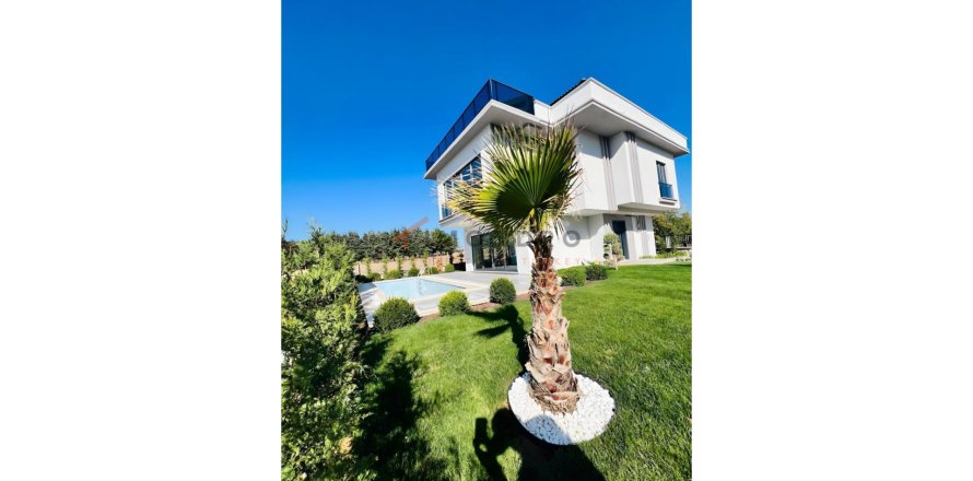 7+1 Villa i Bueyuekcekmece, istanbul, Turkiet Nr. 225230