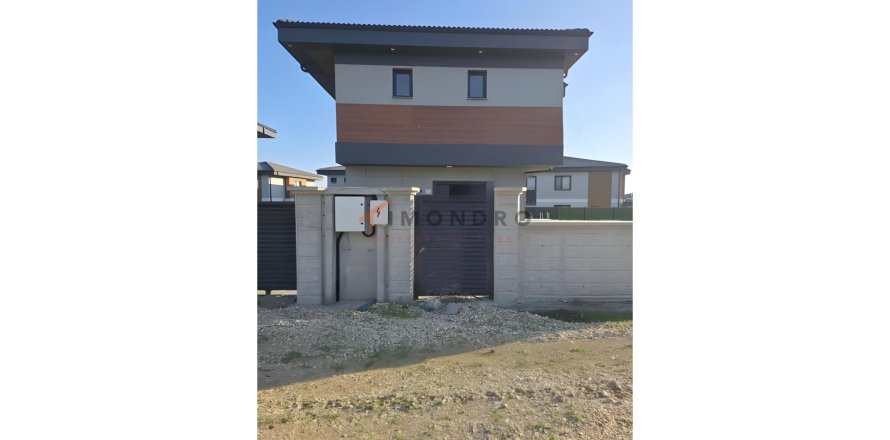4+1 Villa i Silivri, istanbul, Turkiet Nr. 225231