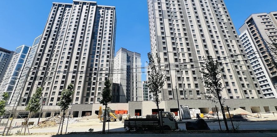 3+1 Apartment in Istanbul, Turkey No. 226573
