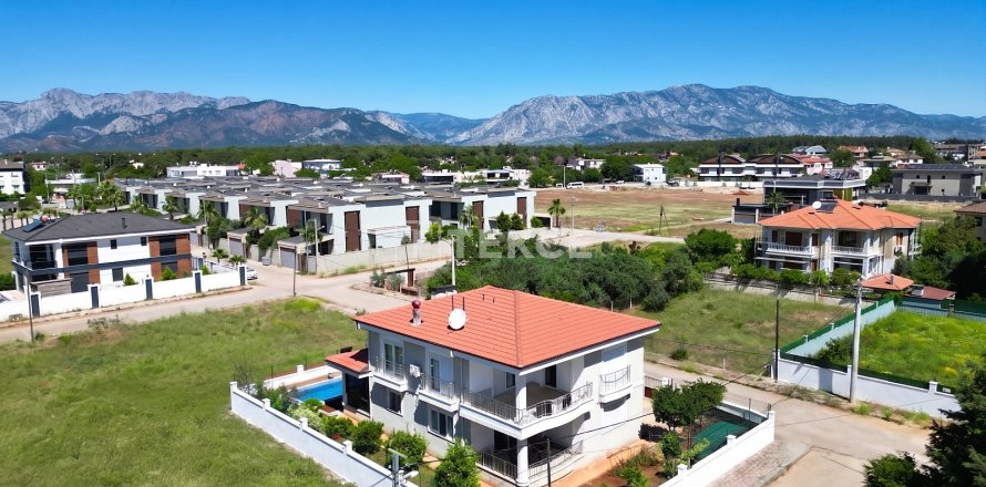 Villa 4+1 Döşemealtı, Antalya, Türkiye №225478