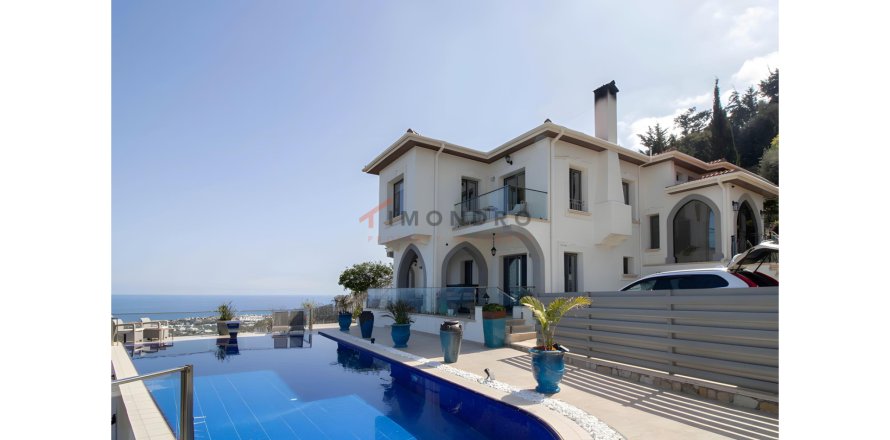 4+1 Villa  in Karsiyaka, Girne, Northern Cyprus No. 224486