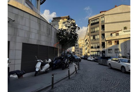 2+1 Wohnung  in Besiktas, Istanbul, Türkei Nr. 224484 - 30