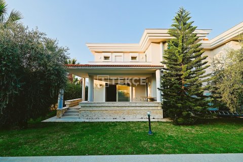 ویلا در Izmir ، ترکیه 5 خوابه ، 570 متر مربع. شماره 228895 - 6