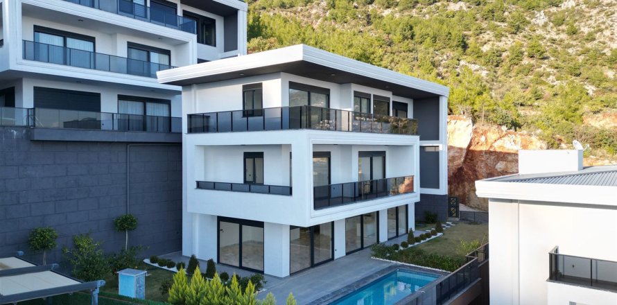 ویلا در  Alanya ، ترکیه 5 خوابه ، 460 متر مربع.  شماره 221533