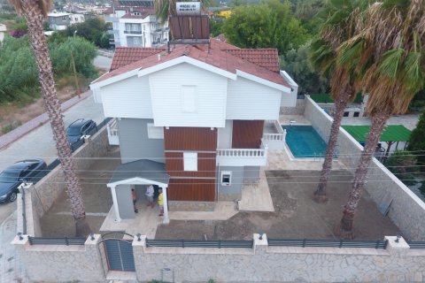 ویلا در  Kemer ، ترکیه 4 خوابه ، 250 متر مربع.  شماره 221539