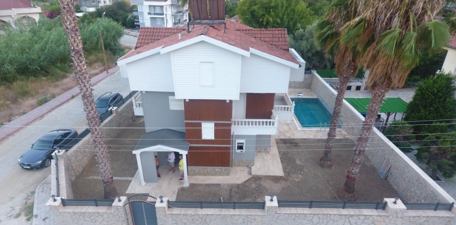 ویلا در Kemer ، ترکیه 4 خوابه ، 250 متر مربع. شماره 221539