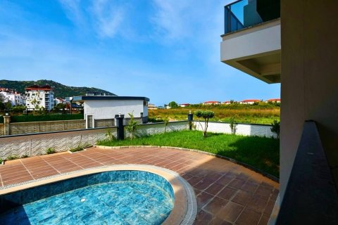 Квартира  1+1 в Газипаше, Анталья, Турция №237688