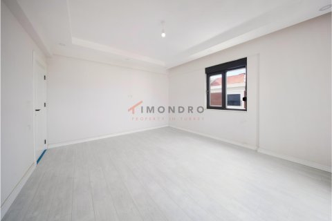 آپارتمان در  Serik ، ترکیه 6 خوابه ، 280 متر مربع.  شماره 221115 - 26