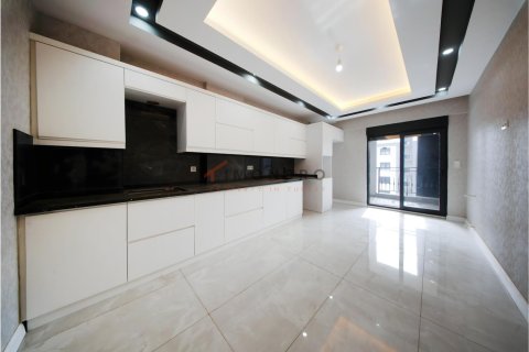 آپارتمان در  Serik ، ترکیه 6 خوابه ، 280 متر مربع.  شماره 221115 - 4