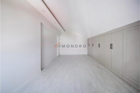 آپارتمان در  Serik ، ترکیه 6 خوابه ، 280 متر مربع.  شماره 221115 - 27