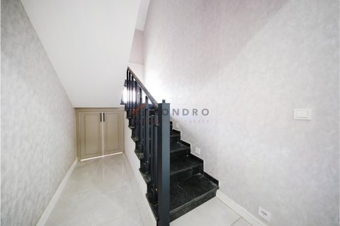 آپارتمان در  Serik ، ترکیه 6 خوابه ، 280 متر مربع.  شماره 221115 - 10