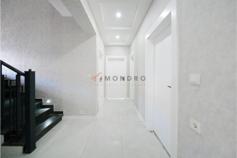 آپارتمان در  Serik ، ترکیه 6 خوابه ، 280 متر مربع.  شماره 221115 - 9