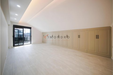 آپارتمان در  Serik ، ترکیه 6 خوابه ، 280 متر مربع.  شماره 221115 - 20