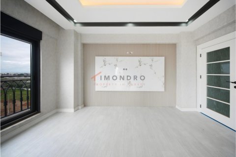 آپارتمان در  Serik ، ترکیه 6 خوابه ، 280 متر مربع.  شماره 221115 - 2