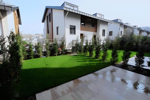 4+1 Villa in Sariyer, Istanbul, Turkey No. 221117