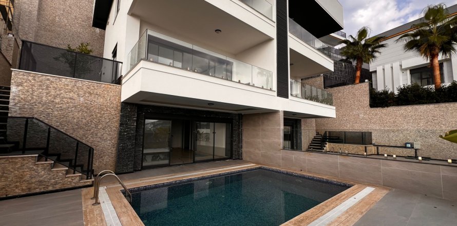 ویلا در  Alanya ، ترکیه 3 خوابه ، 200 متر مربع.  شماره 217442