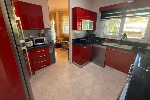 ویلا در  Karsiyaka ، ترکیه 3 خوابه ، 185 متر مربع.  شماره 214680 - 15