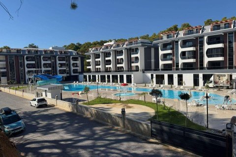 1+1 Apartment  in Avsallar, Antalya, Turkey No. 229329