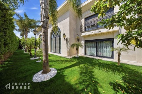 ویلا در  Antalya ، ترکیه 5 خوابه ، 750 متر مربع.  شماره 232609