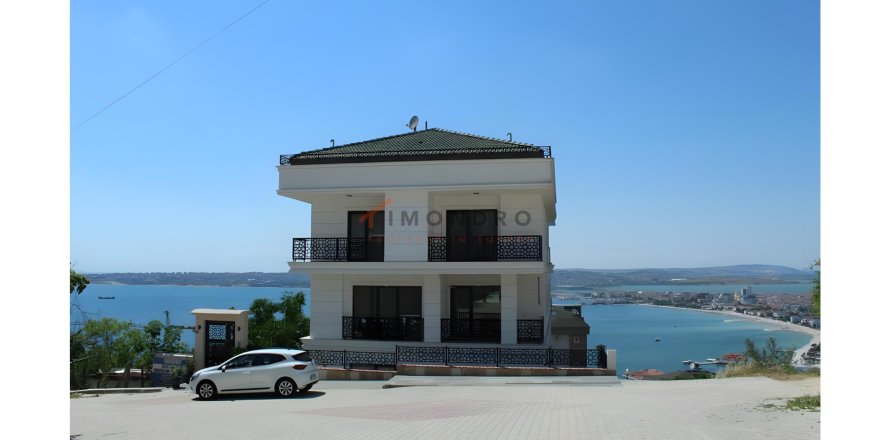 3+1 Wohnung  in Bueyuekcekmece, Istanbul, Türkei Nr. 221214