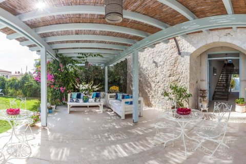 Продажа отеля в Алачаты, Измире, Турция, 310м2, №233149 – фото 6