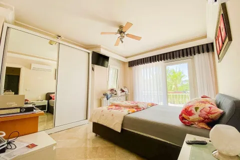 Apartment for sale  in Alanya, Antalya, Turkey, 3 bedrooms, 700m2, No. 223962 – photo 3