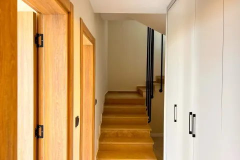 آپارتمان در  Alanya ، ترکیه 3 خوابه ، 260 متر مربع.  شماره 223963 - 23