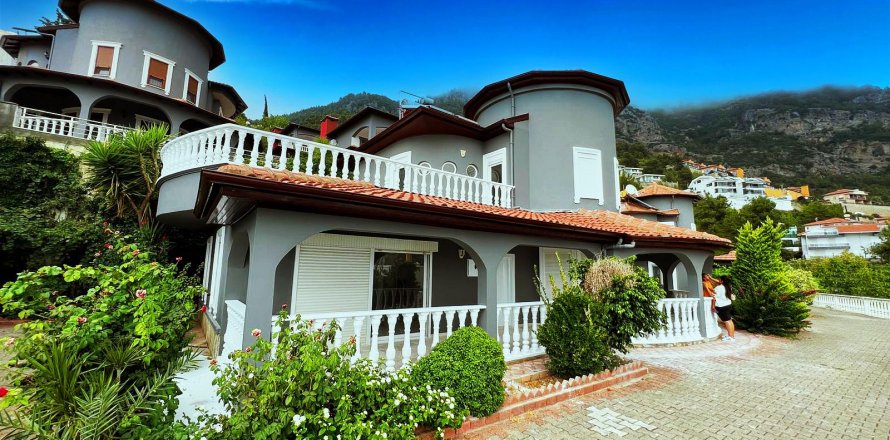 3+1 Villa in Alanya, Antalya, Türkei Nr. 218032