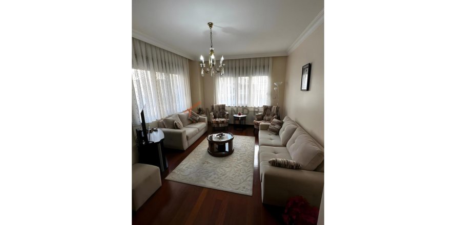 آپارتمان در Kadikoy، Istanbul ، ترکیه 2 خوابه ، 67 متر مربع. شماره 226672