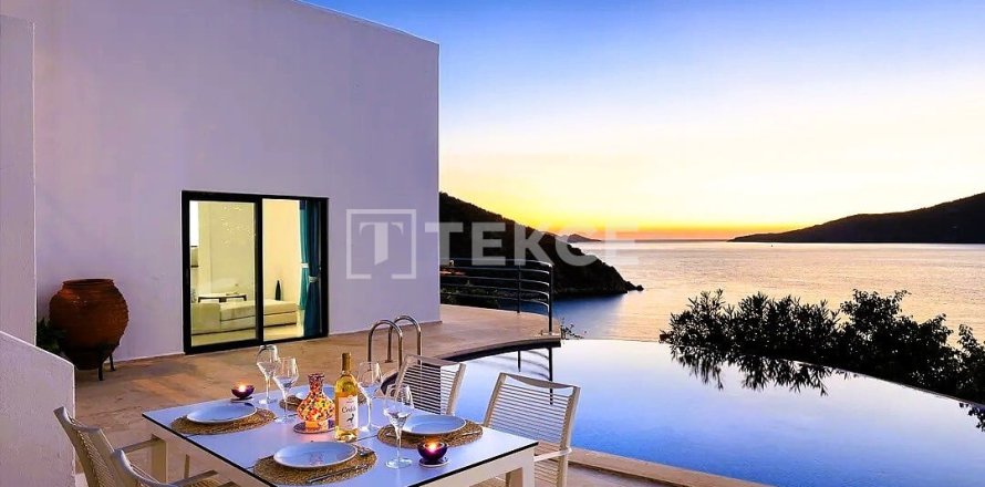 2+1 Villa  in Kas, Antalya, Türkei Nr. 226405
