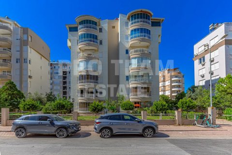 Lägenhet  i Konyaalti, Antalya, Turkiet Nr. 211743 - 1