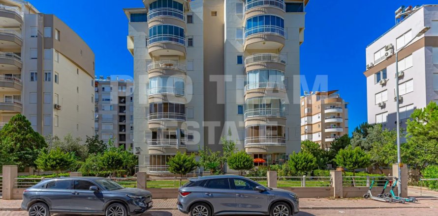 Lägenhet  i Konyaalti, Antalya, Turkiet Nr. 211743