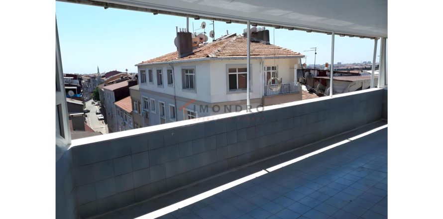 3+1 Apartment in Fatih, Istanbul, Turkey No. 226870
